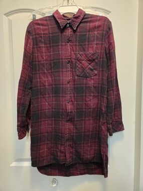 TNA Women's Dark Red and Black Long Flannel Plaid Button-Down Shirt